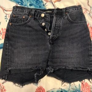 Yoko mid thigh short black